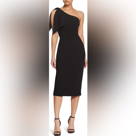Tiffany One-Shoulder Midi Dress
DRESS THE POPULATION - Picture 2 of 7